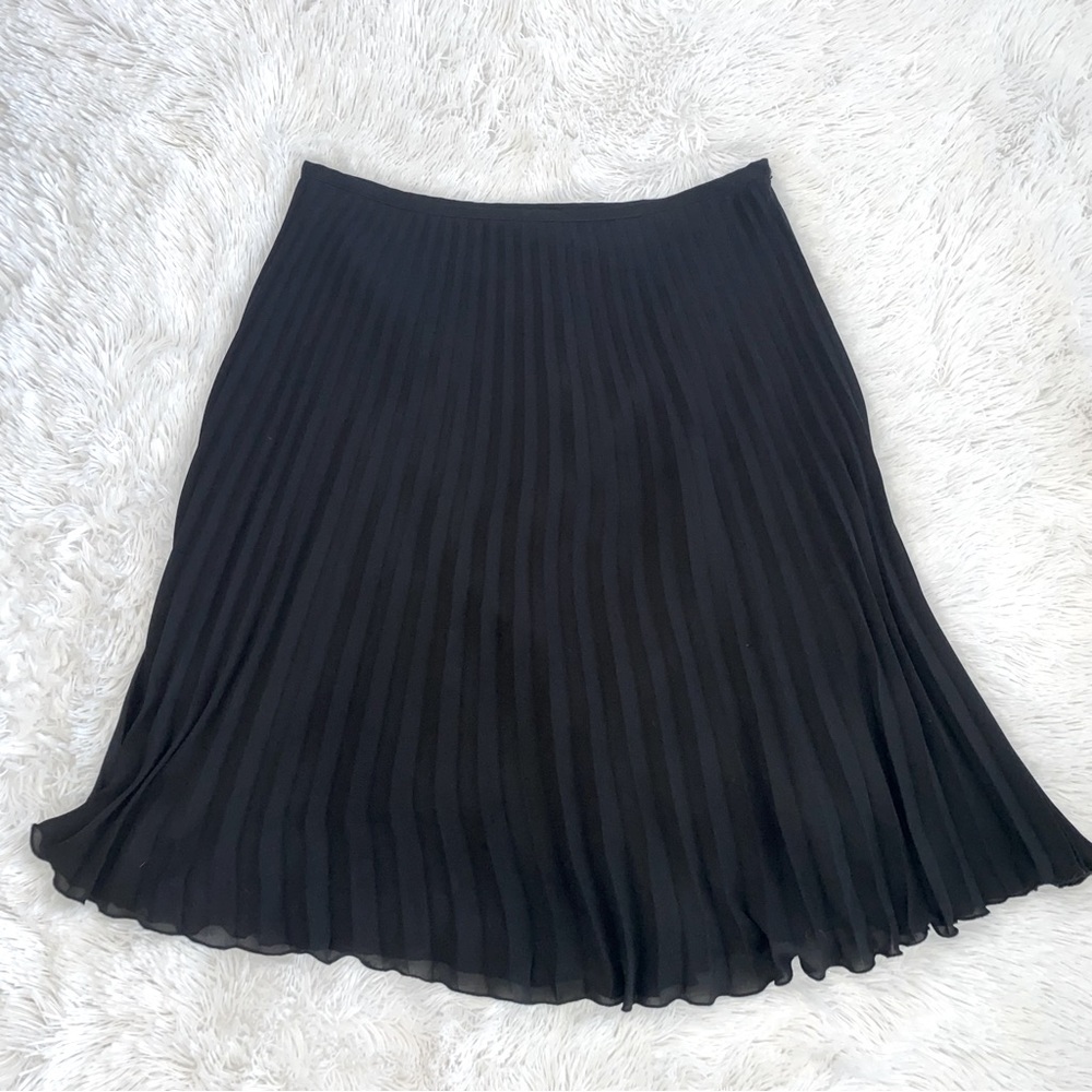 Vince Camuto Pleated skirt